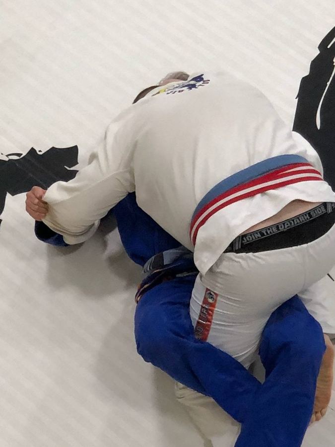 Matt 'Sumo' Shriner in a scramble against a larger opponent